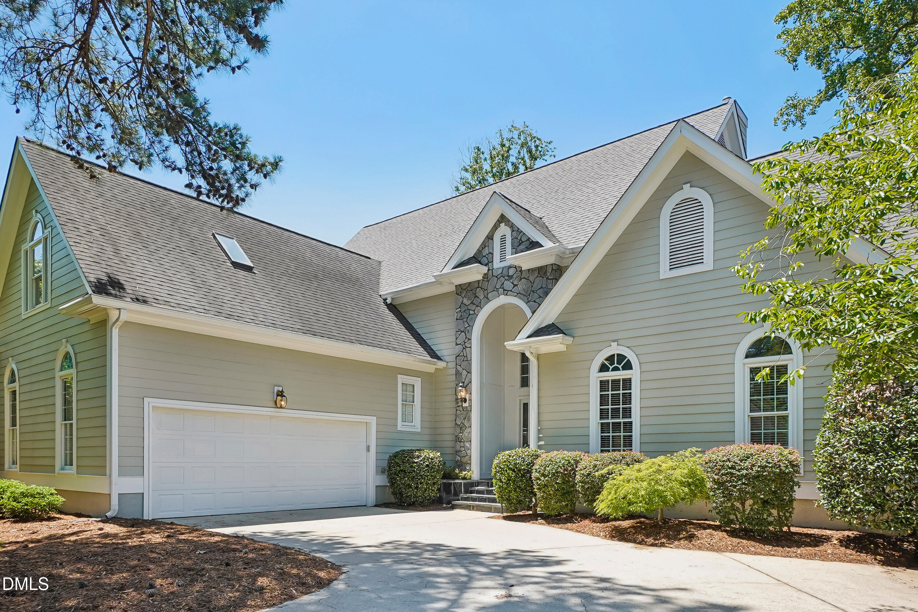 215 Old Pros Way