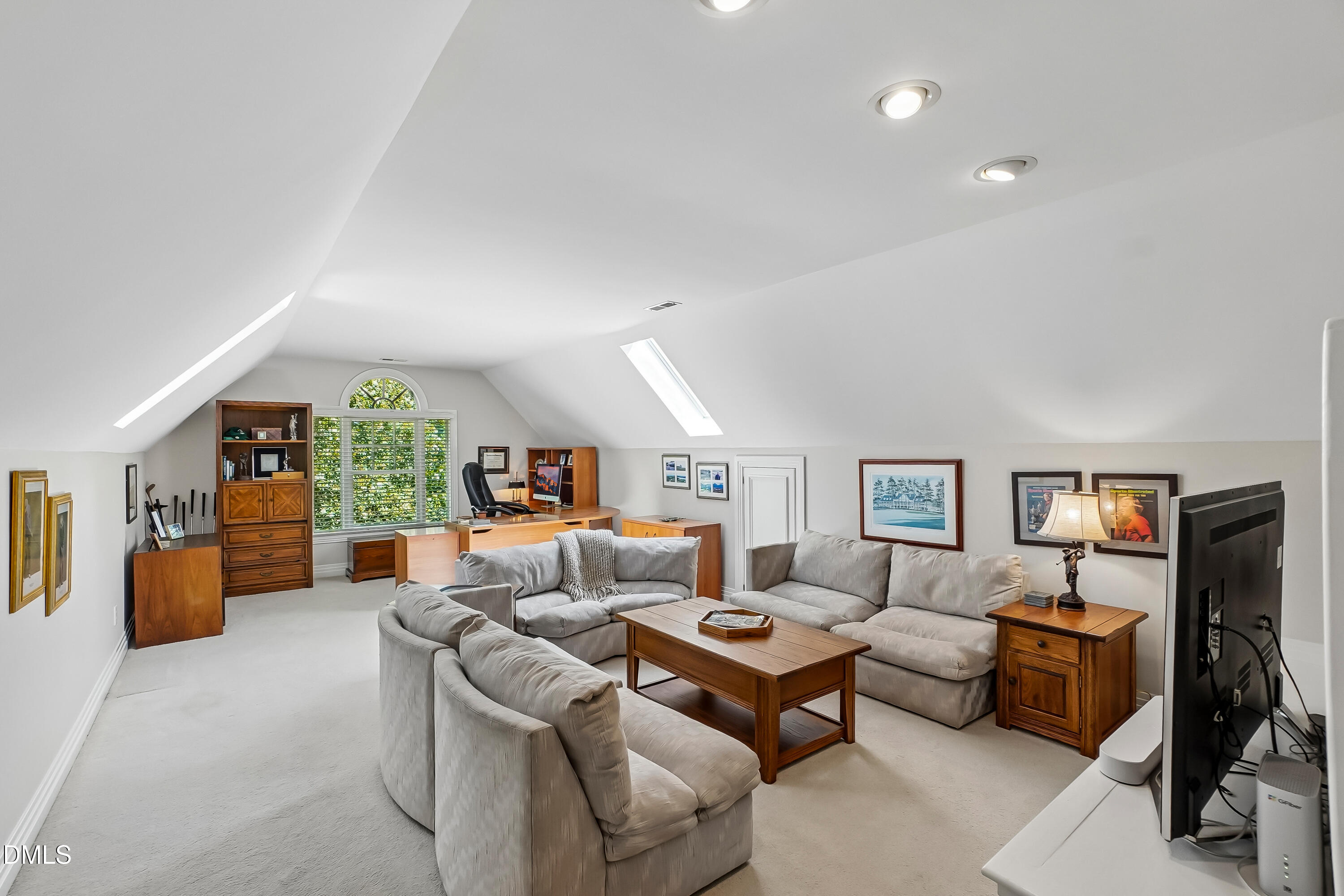 215 Old Pros Way