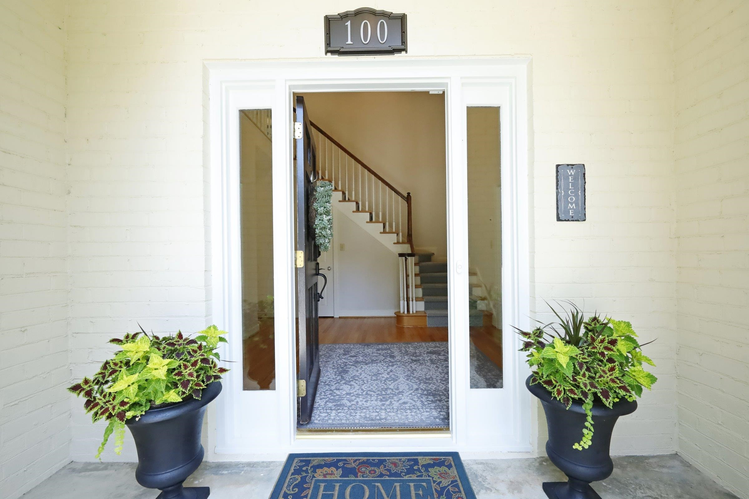 100 Grey Bridge Row
