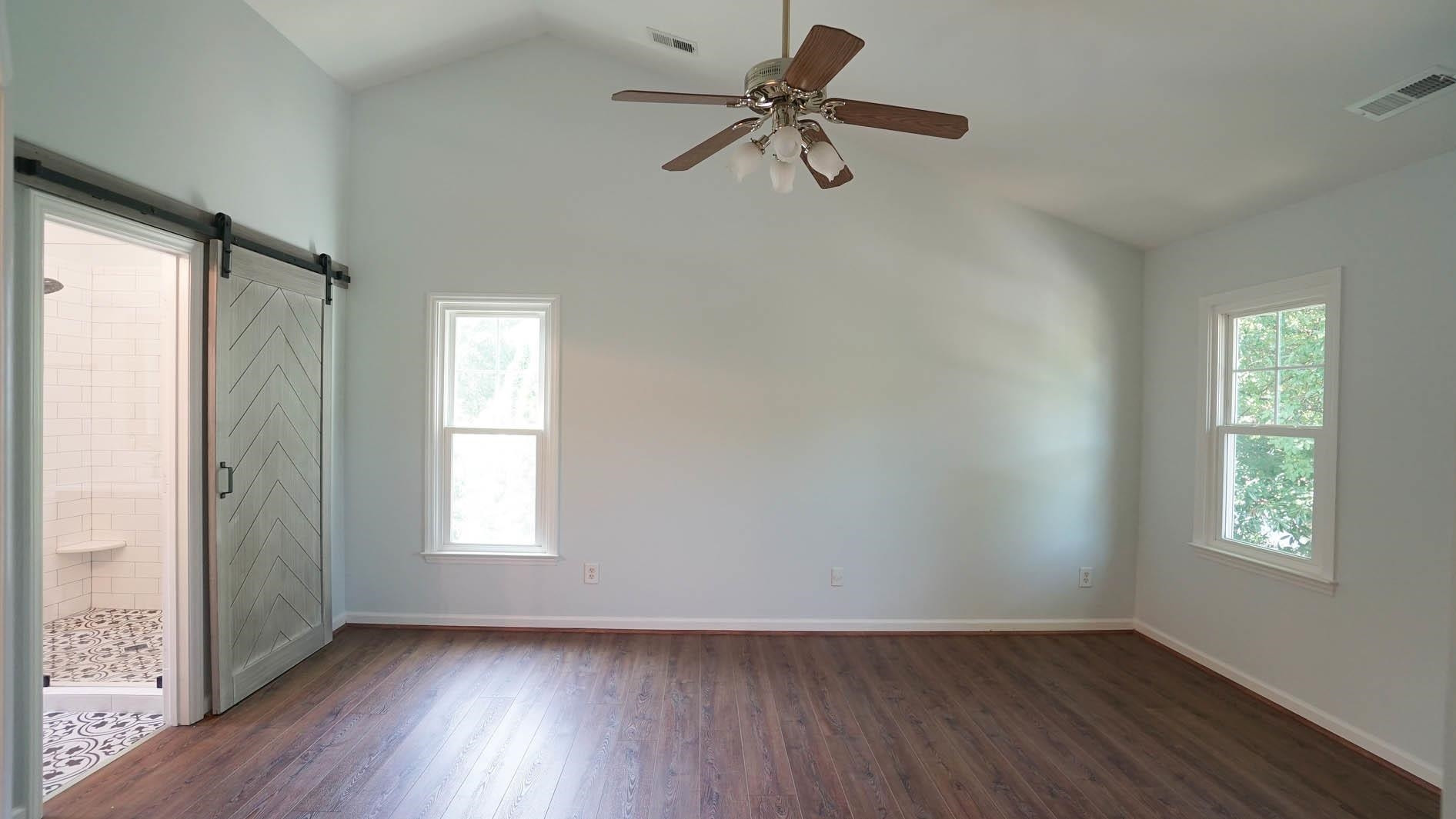 101 Lakeleaf Court