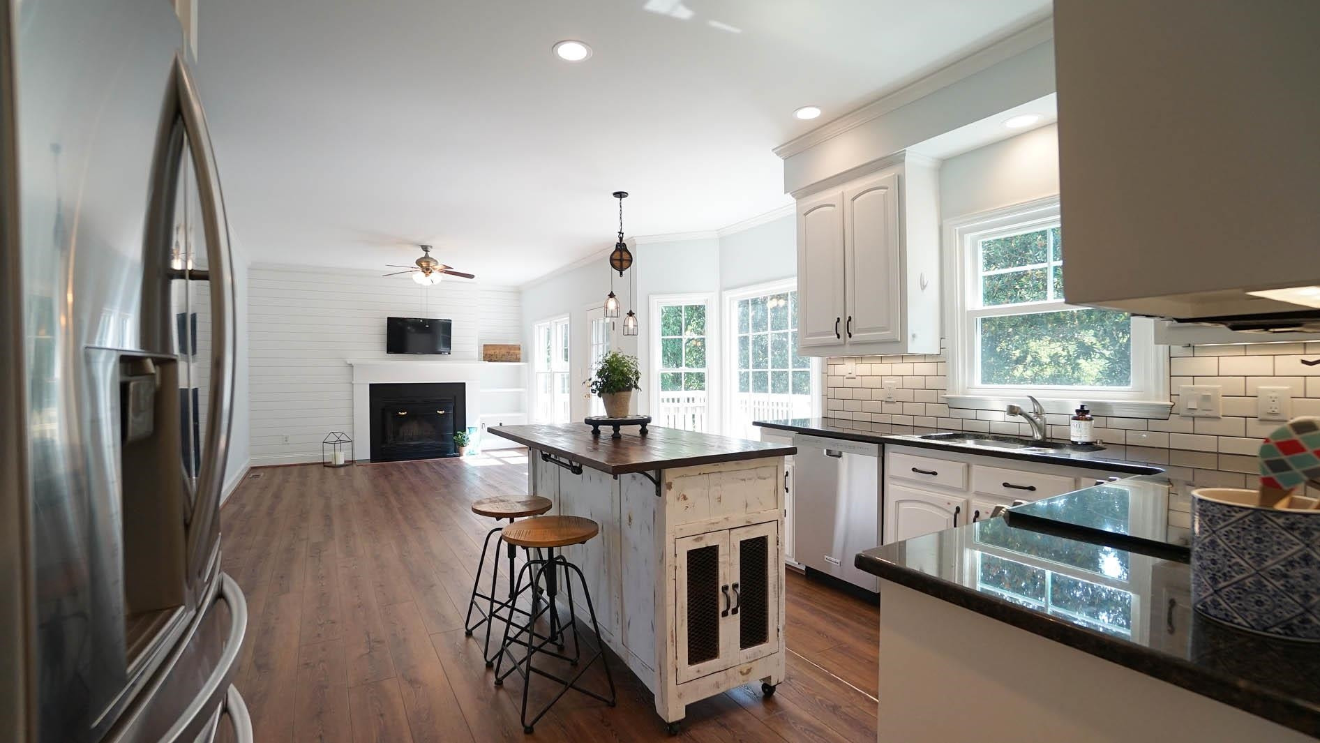 101 Lakeleaf Court