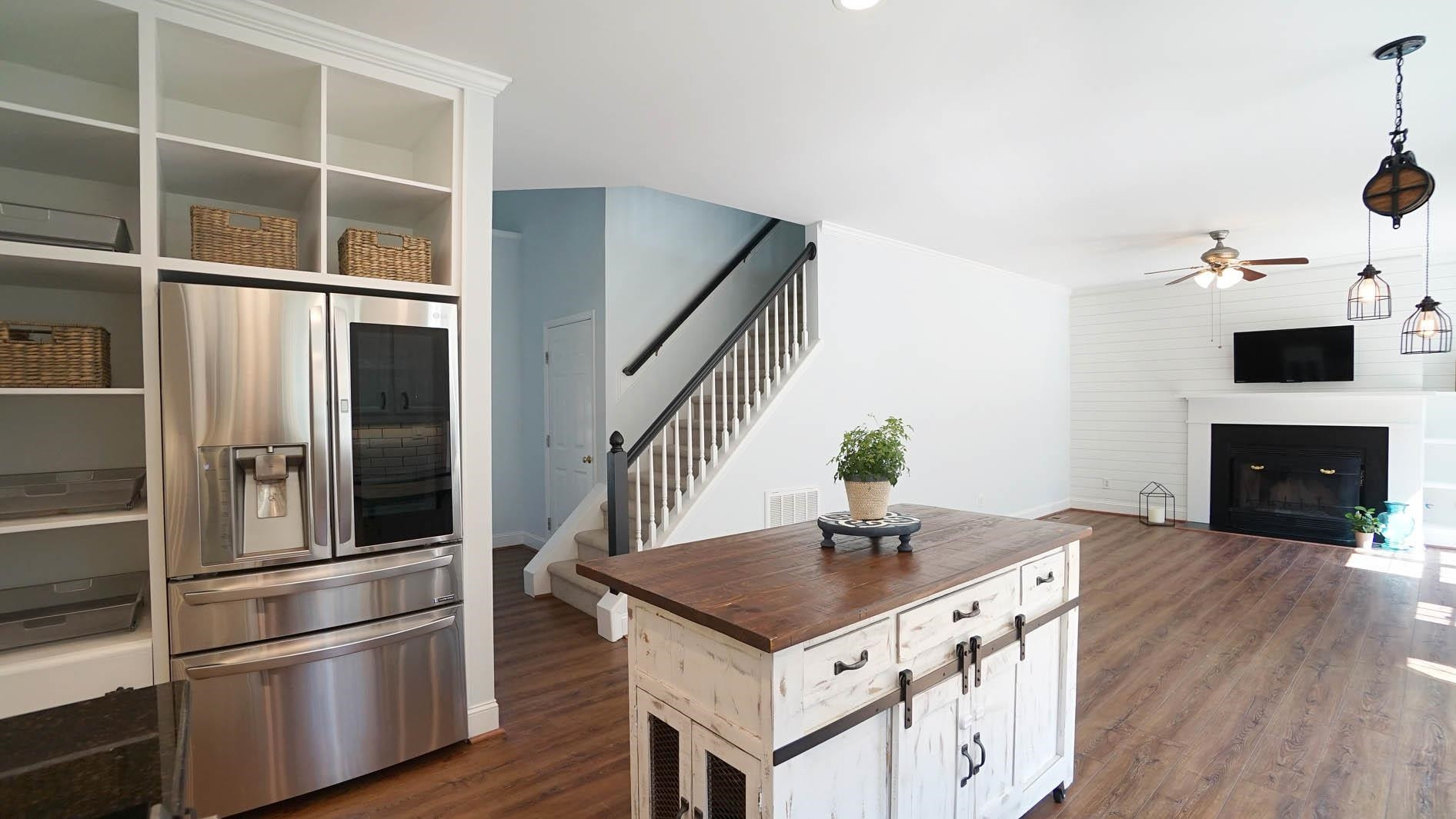 101 Lakeleaf Court