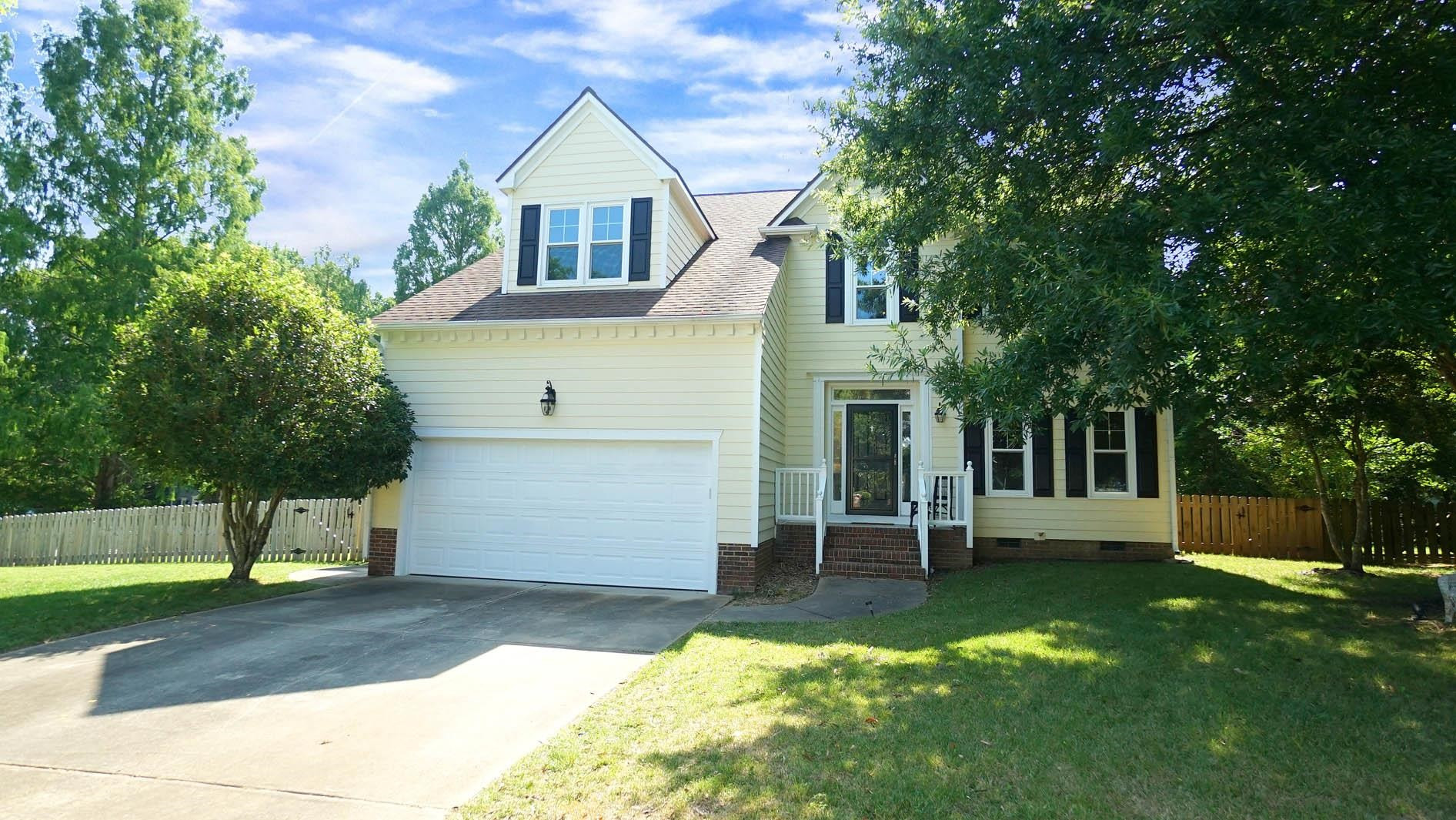 101 Lakeleaf Court