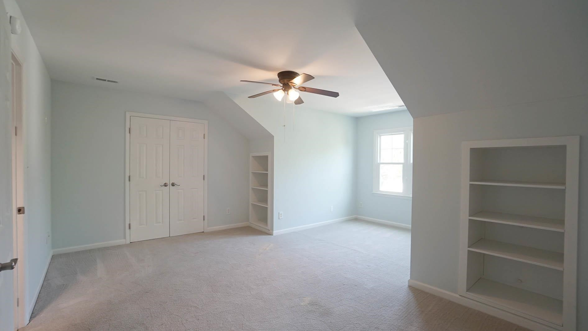 101 Lakeleaf Court