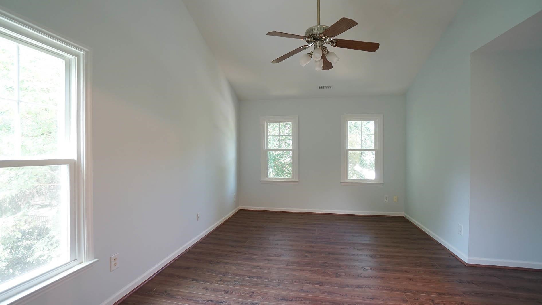101 Lakeleaf Court
