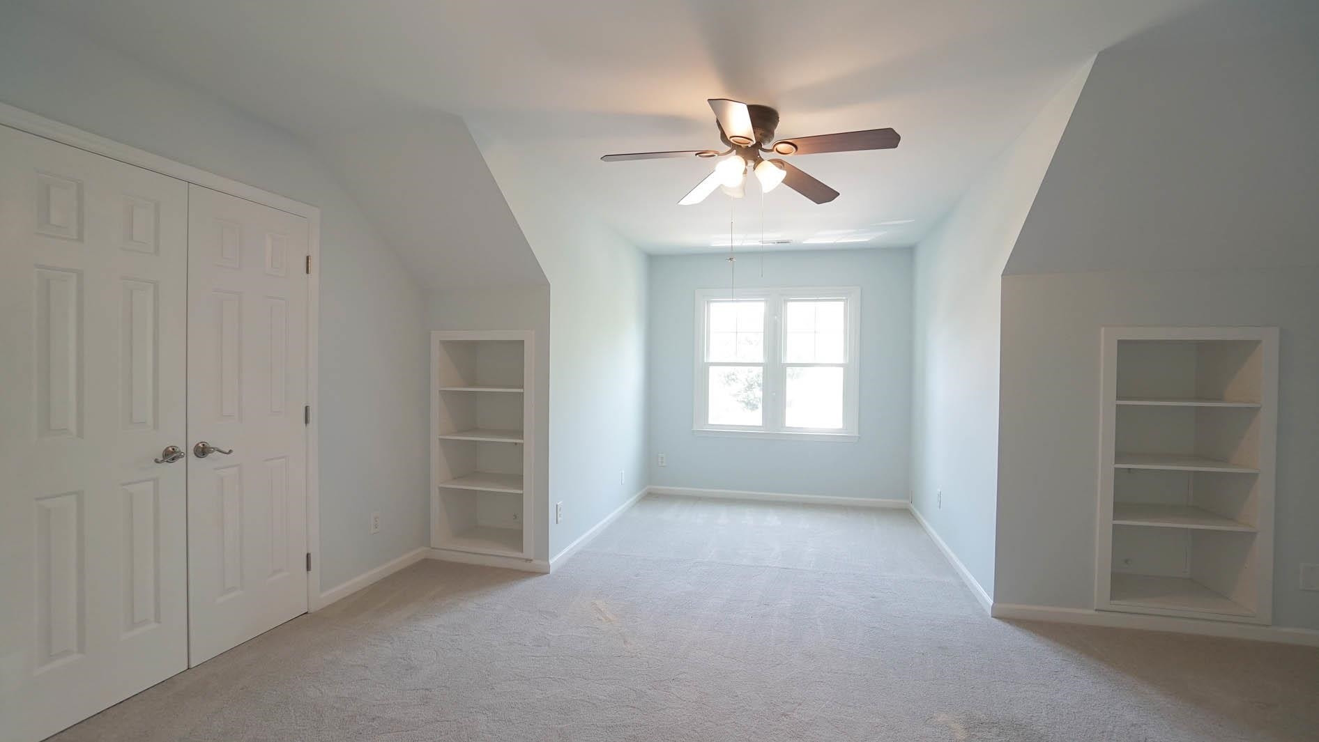 101 Lakeleaf Court