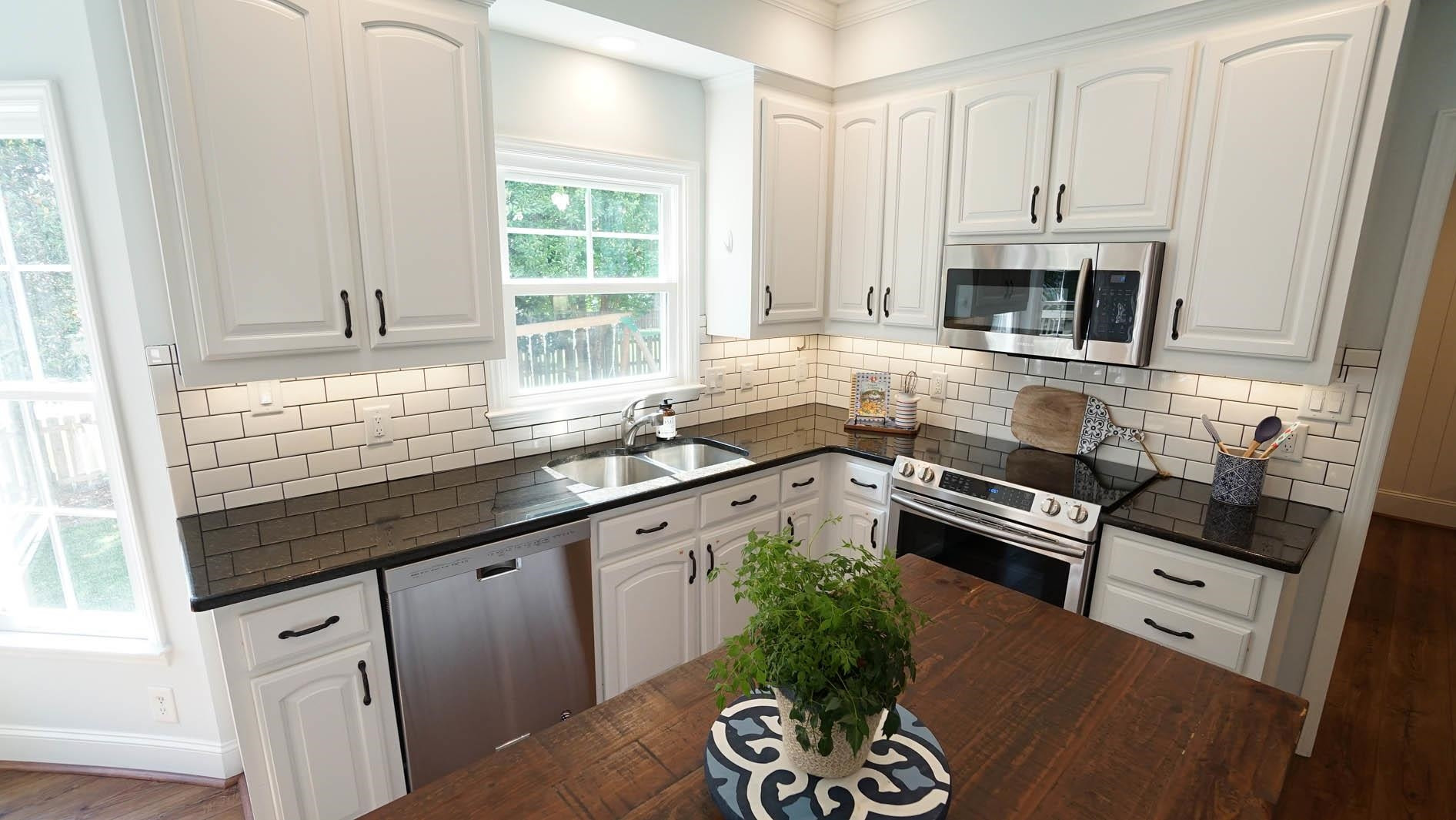 101 Lakeleaf Court