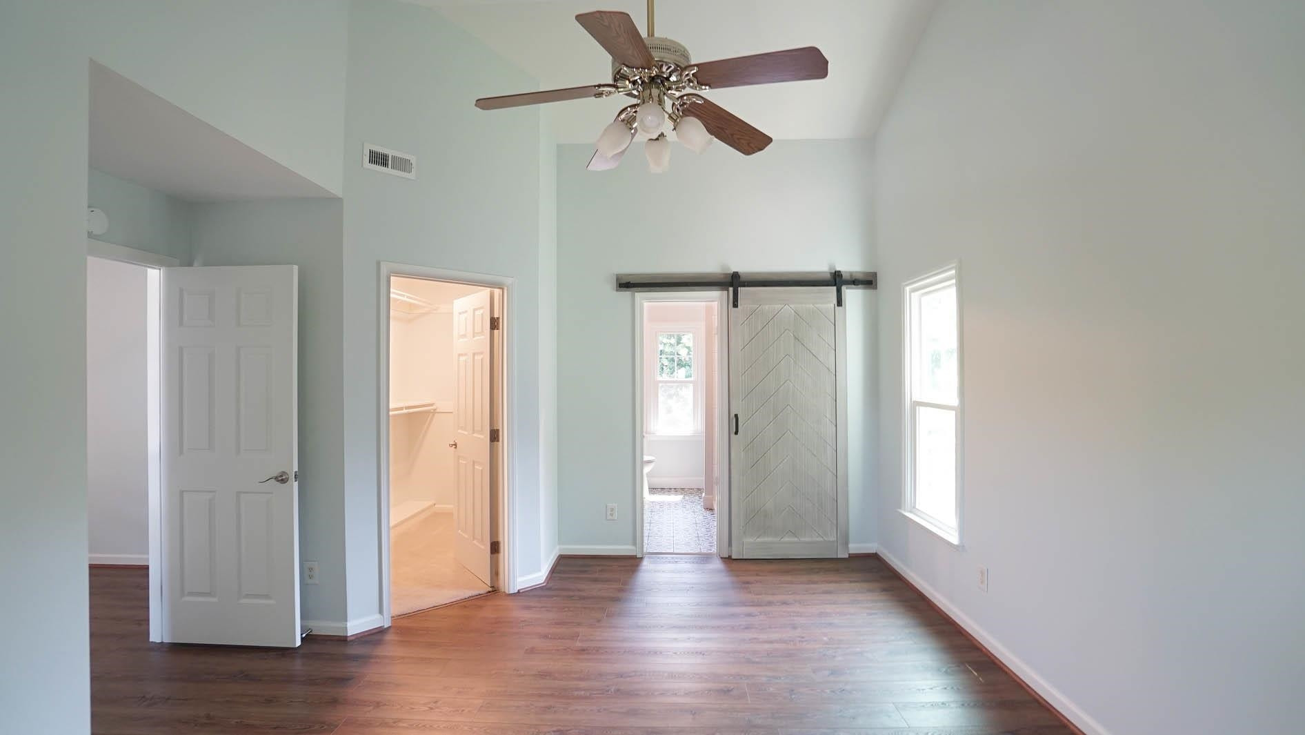 101 Lakeleaf Court