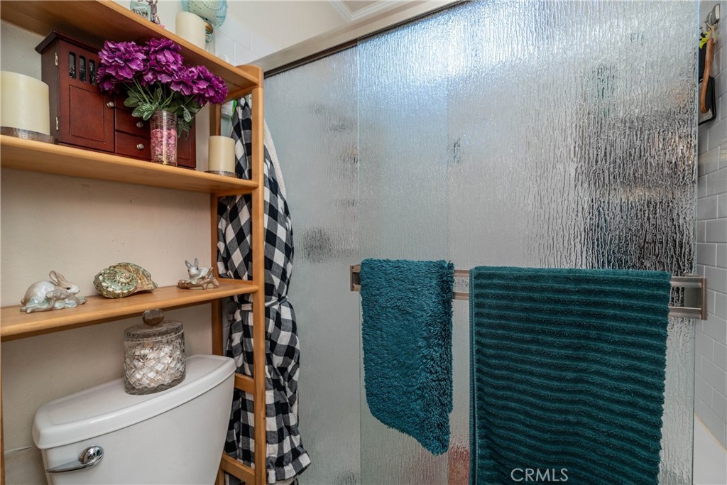 1030 W MacArthur Boulevard 40