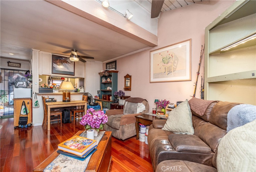 1030 W MacArthur Boulevard 40