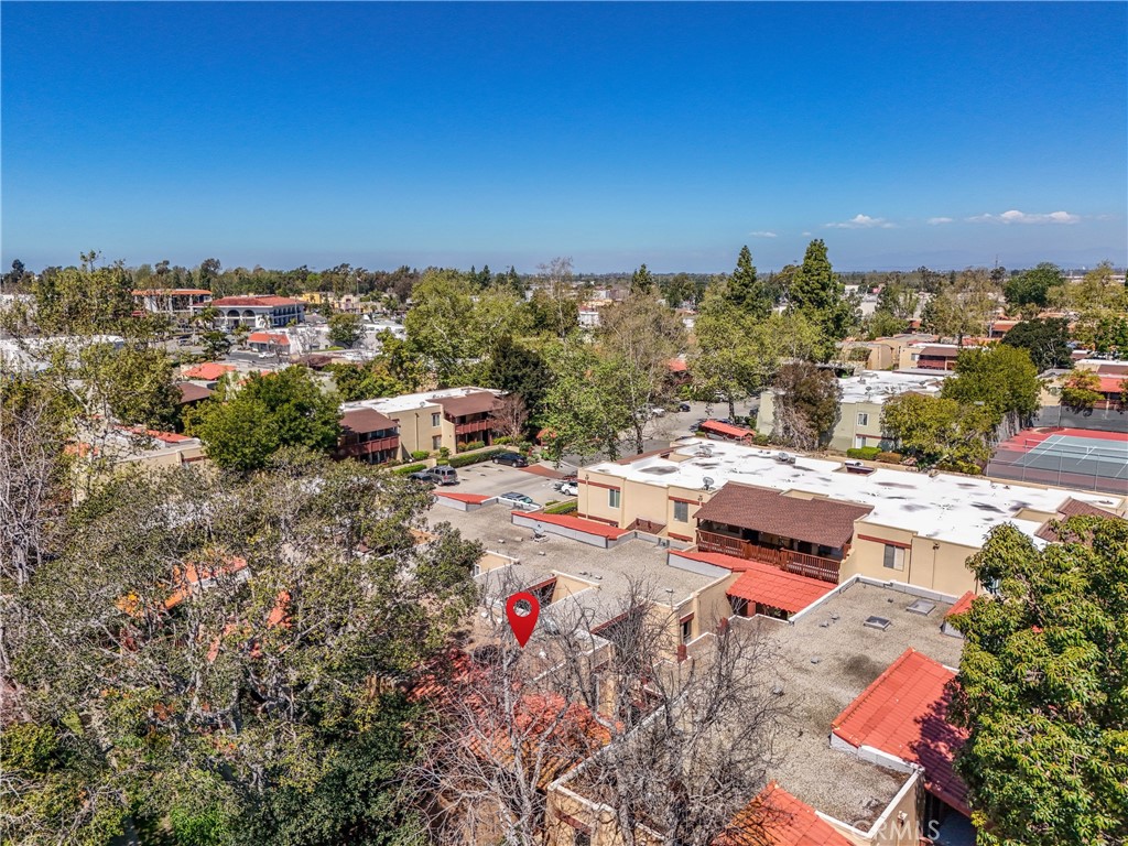 1030 W MacArthur Boulevard 40