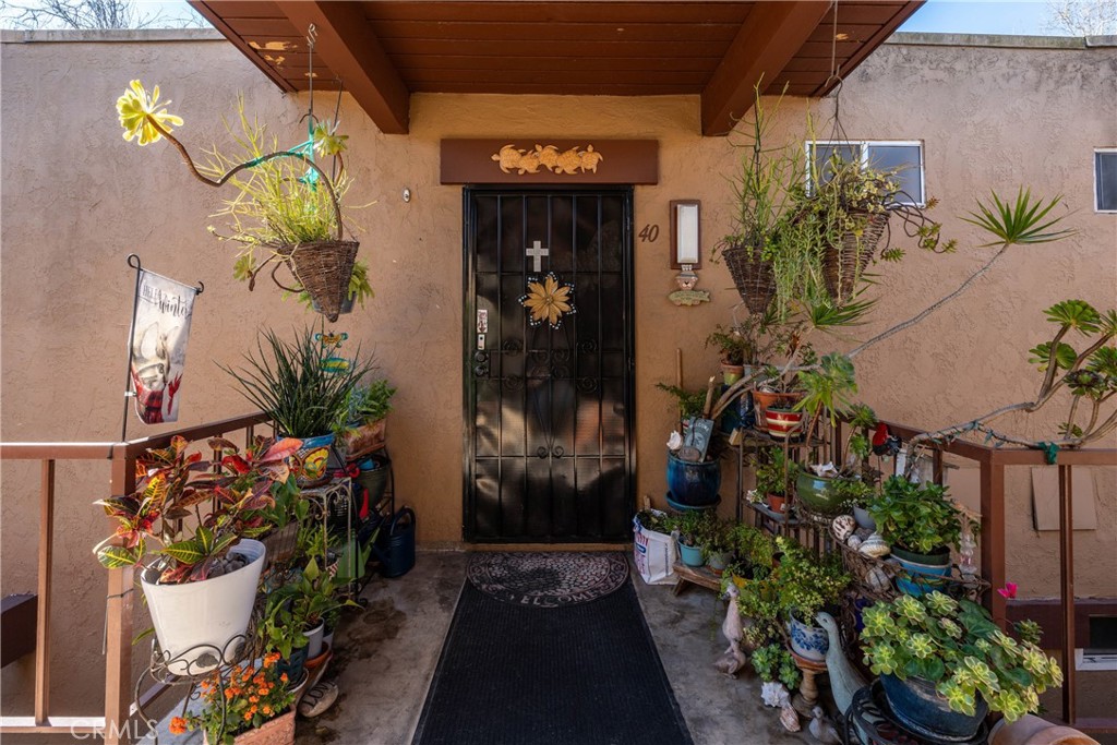 1030 W MacArthur Boulevard 40