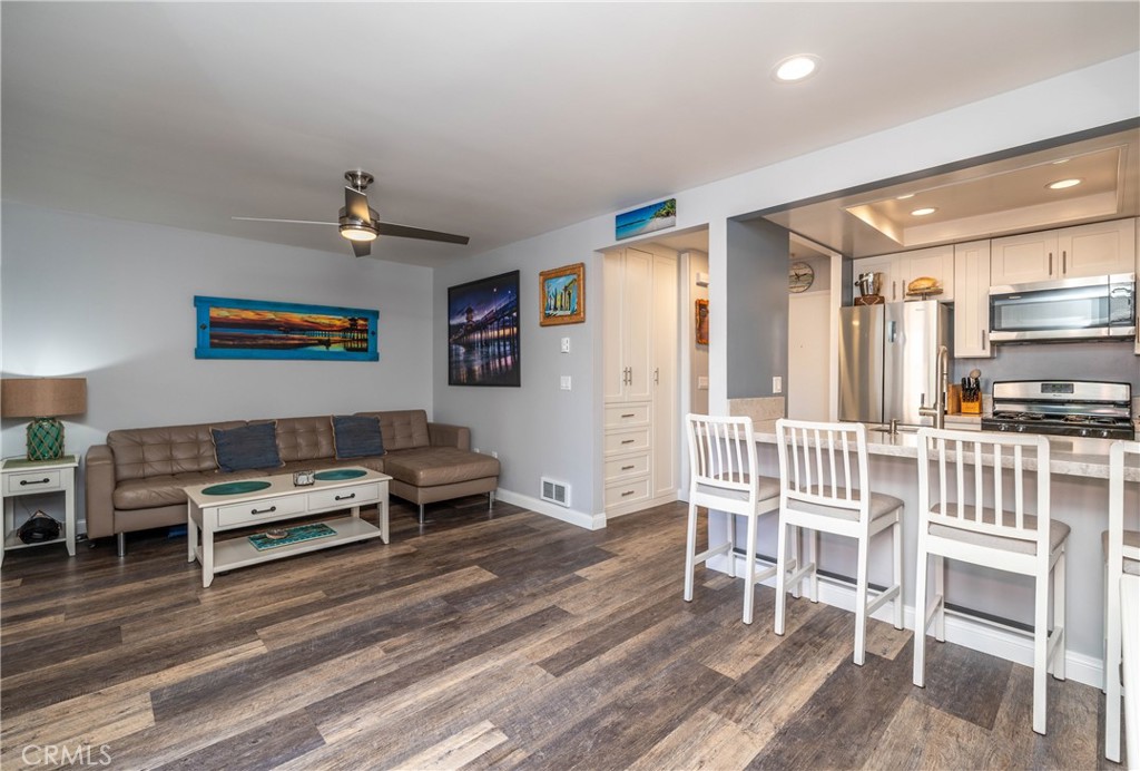 16872 Pacific Coast 103