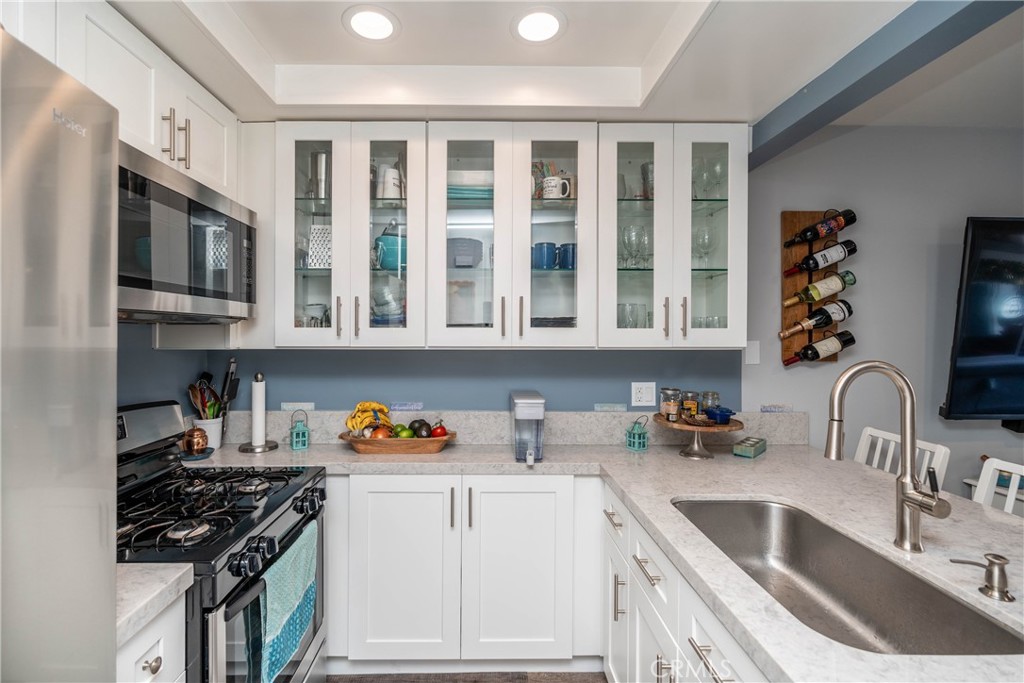 16872 Pacific Coast 103