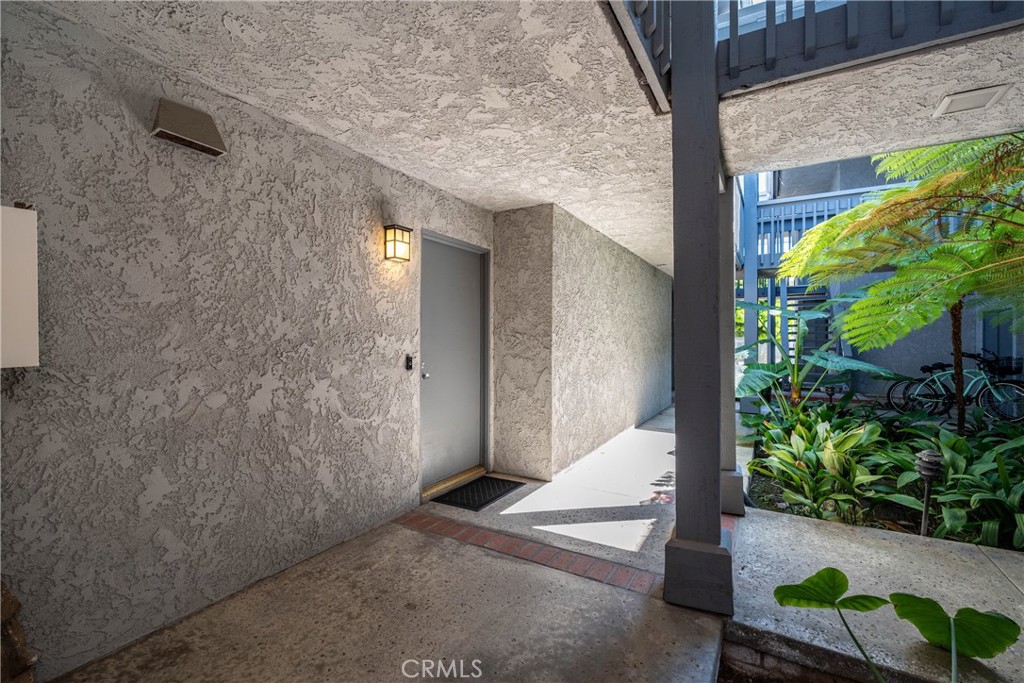 16872 Pacific Coast 103