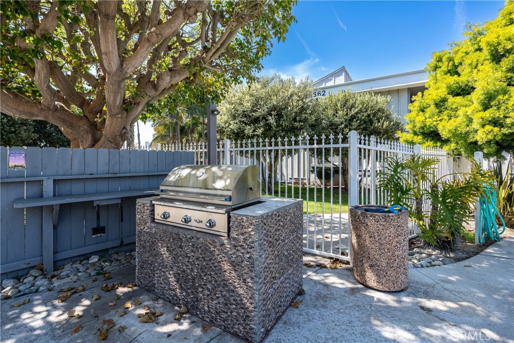 16872 Pacific Coast 103