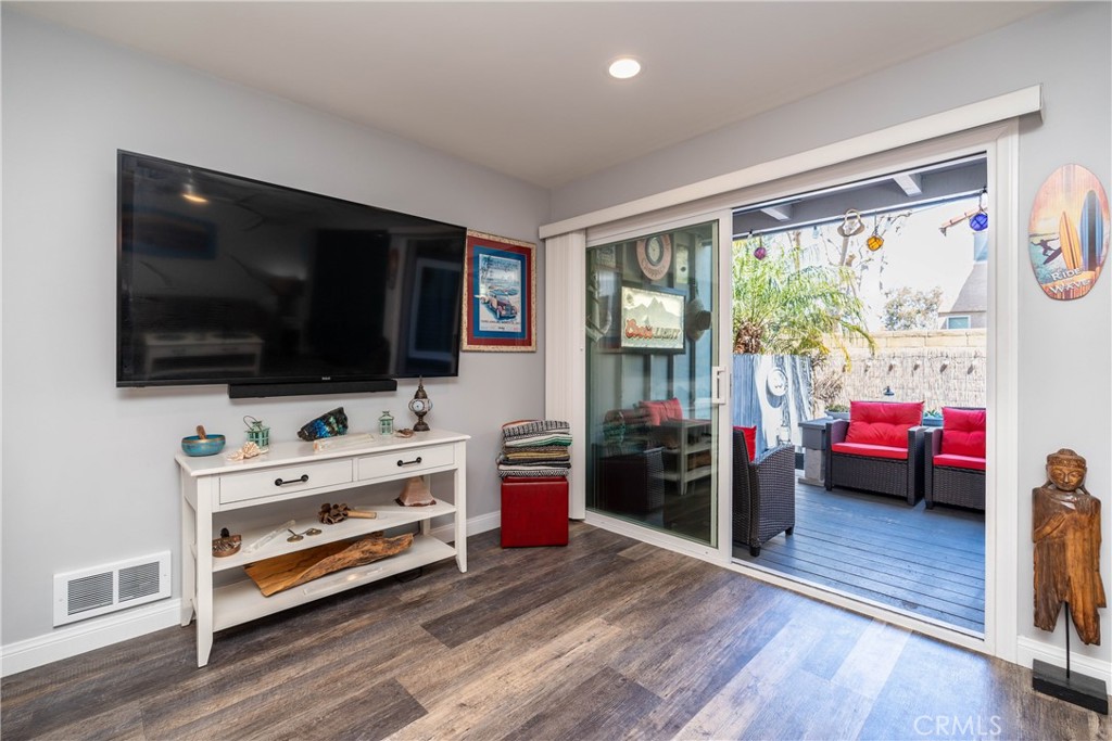 16872 Pacific Coast 103