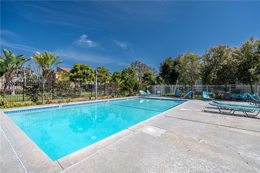 17072 Pacific Coast 90