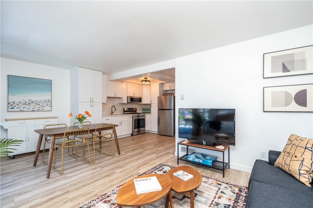 17072 Pacific Coast 90