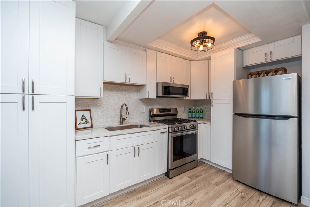 17072 Pacific Coast 90