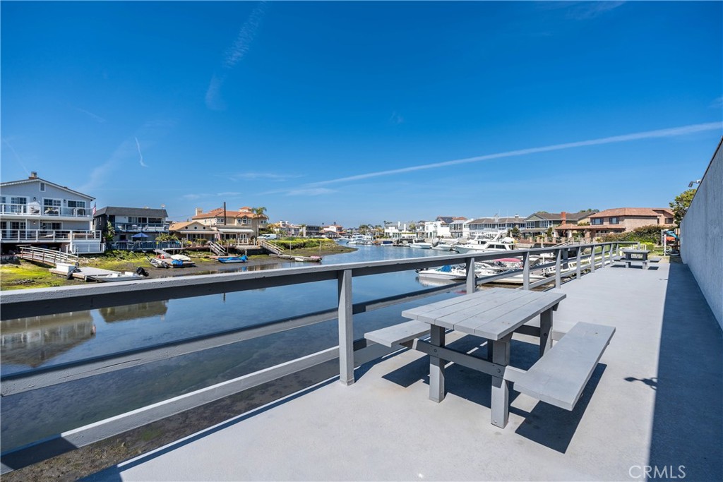 17082 Pacific Coast 205