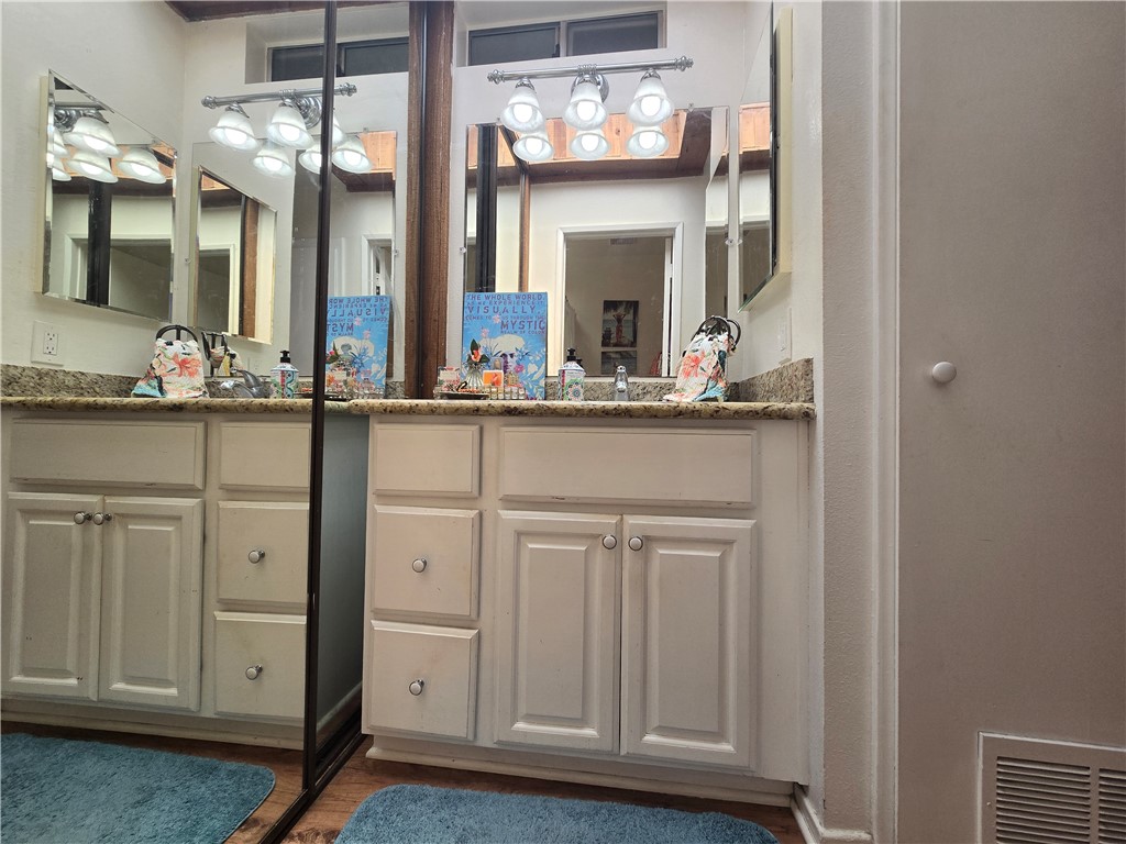 17082 Pacific Coast 205