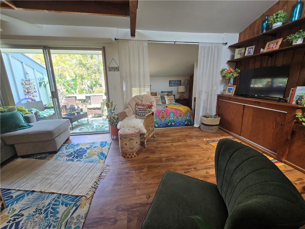 17082 Pacific Coast 205