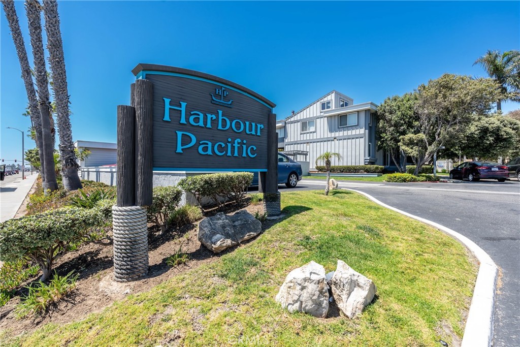 17082 Pacific Coast 205