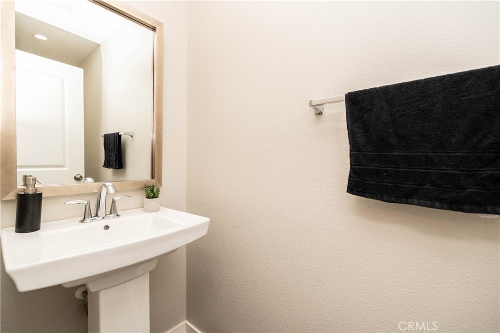 639 W Foothill Boulevard 12