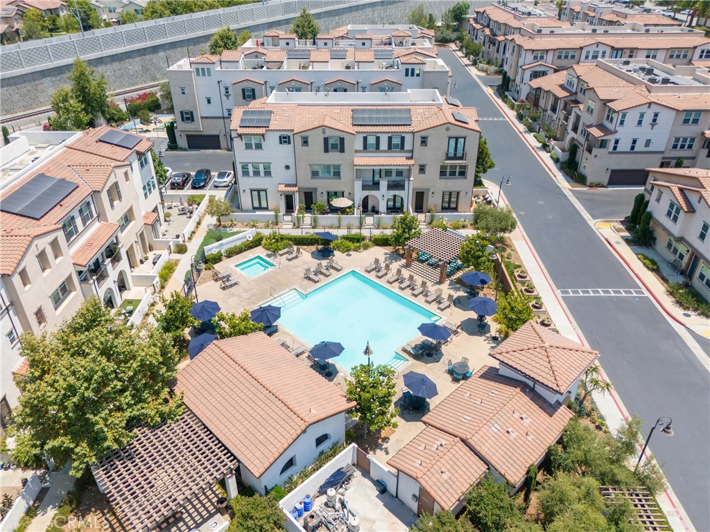 639 W Foothill Boulevard 12