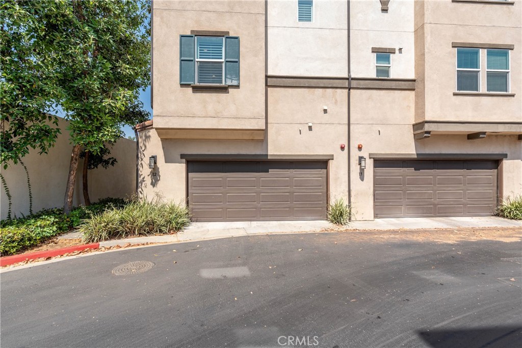 639 W Foothill Boulevard 12