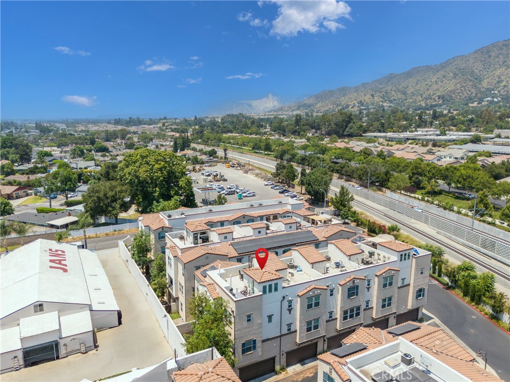 639 W Foothill Boulevard 12