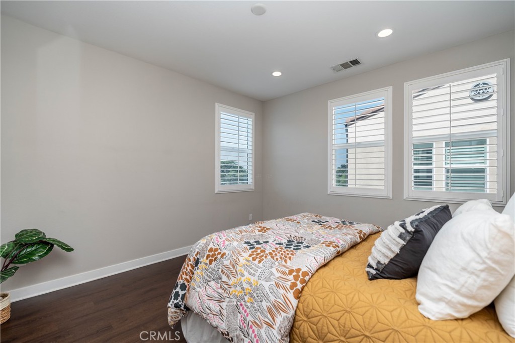 639 W Foothill Boulevard 12