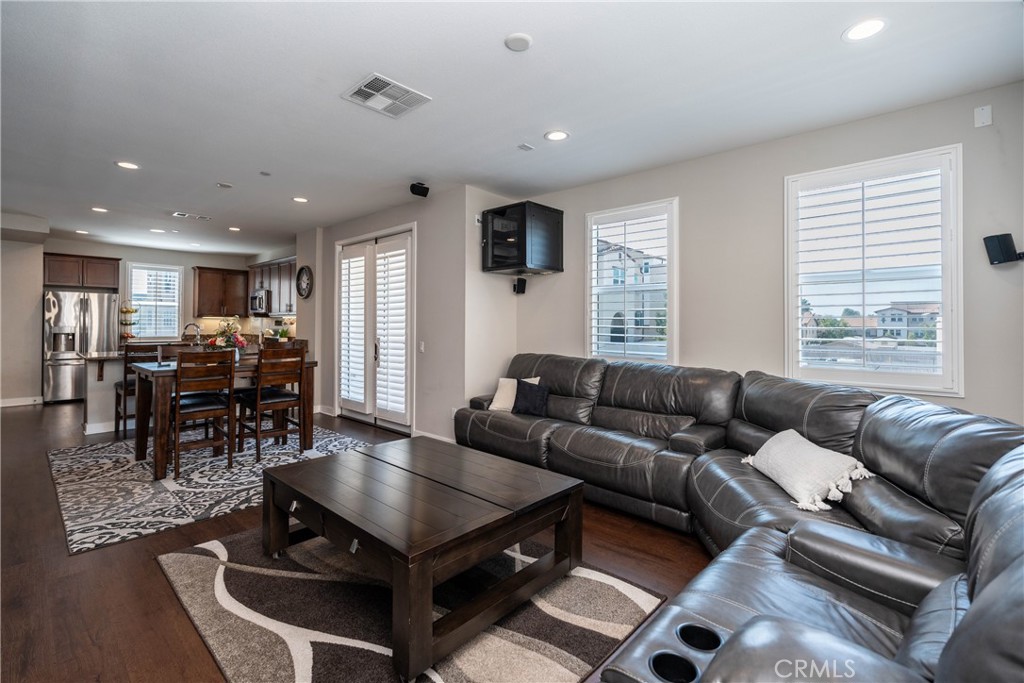 639 W Foothill Boulevard 12