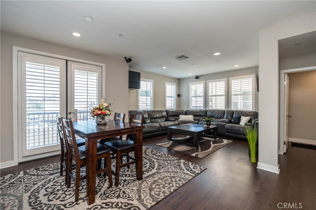 639 W Foothill Boulevard 12