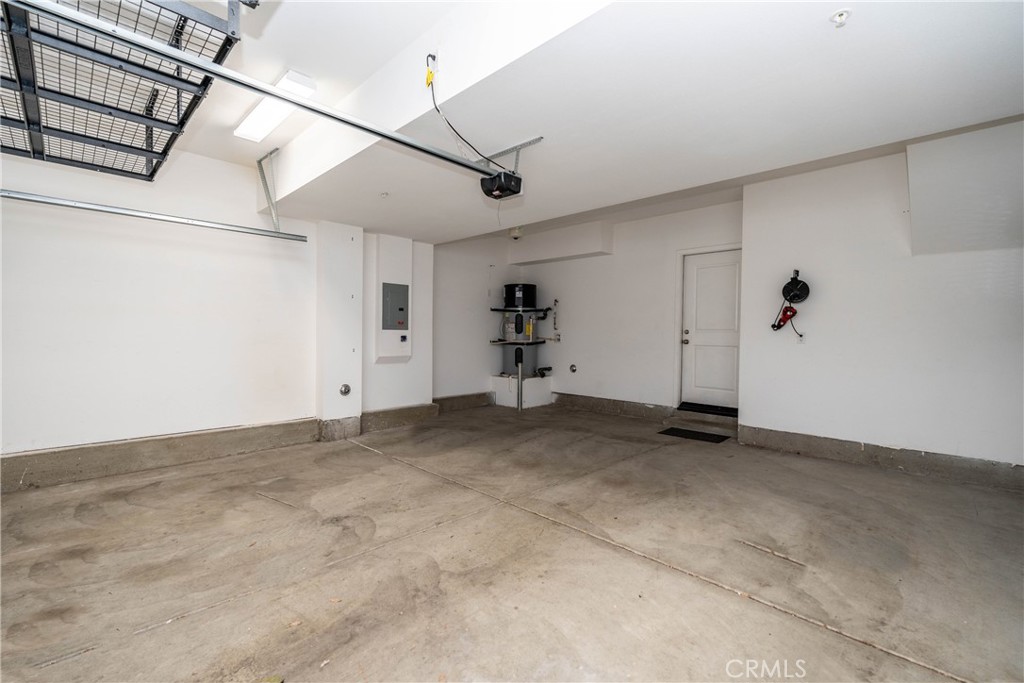 639 W Foothill Boulevard 12