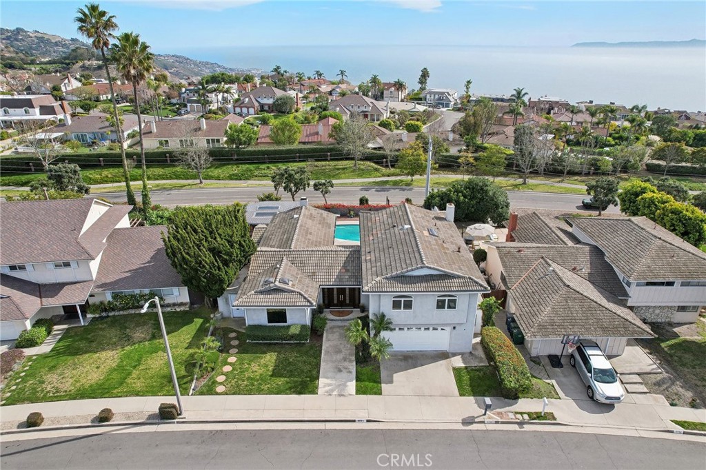5726 Sunmist Drive