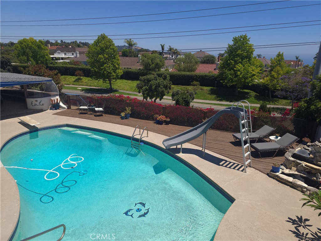 5726 Sunmist Drive