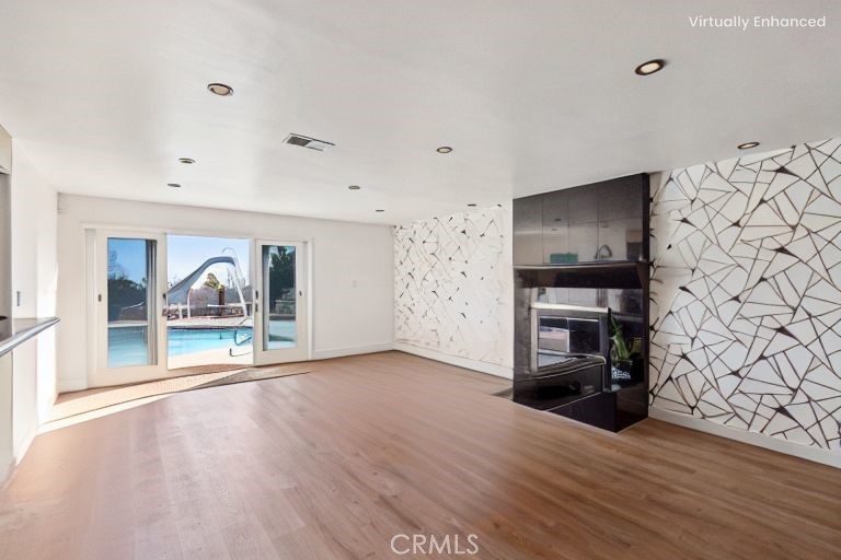5726 Sunmist Drive