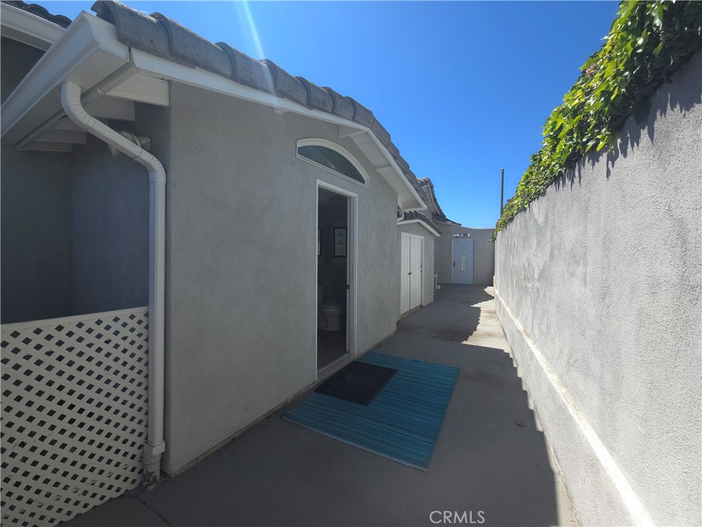 5726 Sunmist Drive