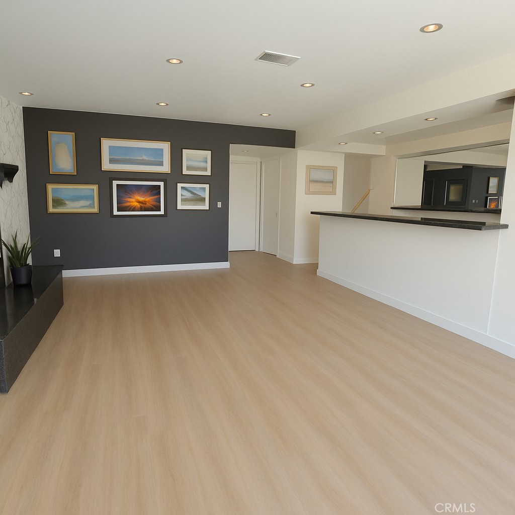 5726 Sunmist Drive