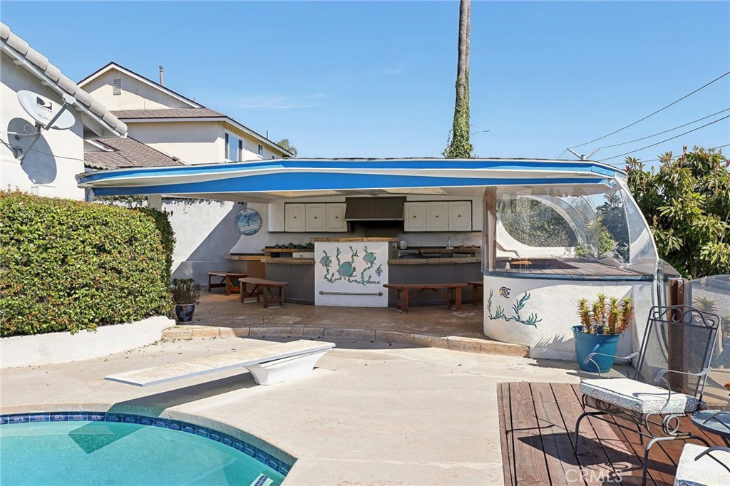 5726 Sunmist Drive