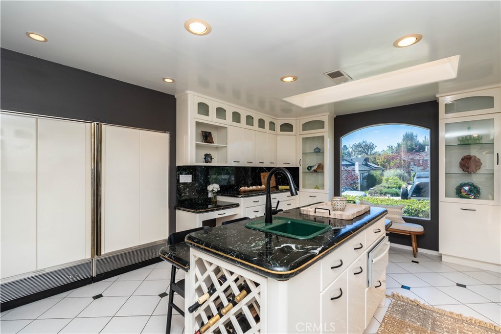5726 Sunmist Drive