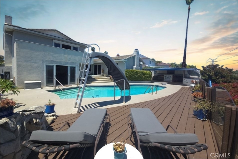 5726 Sunmist Drive