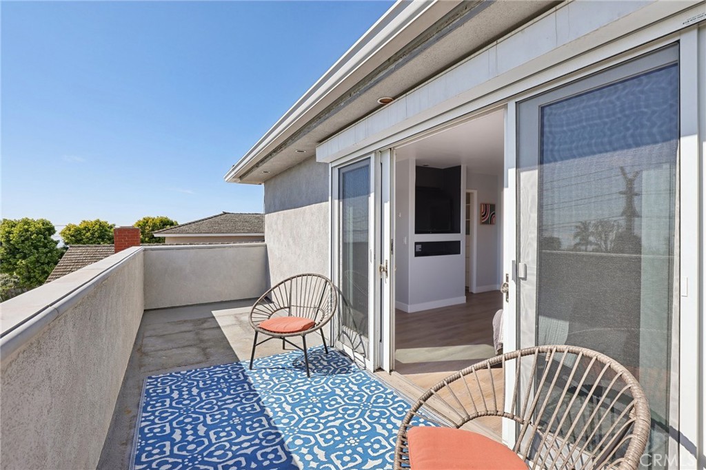 5726 Sunmist Drive