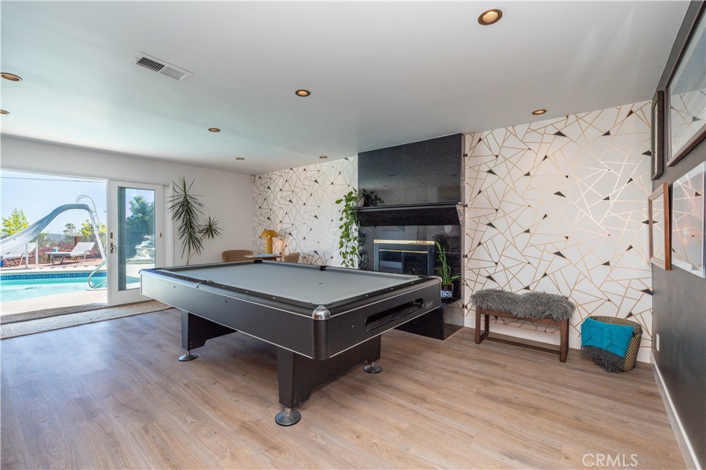 5726 Sunmist Drive