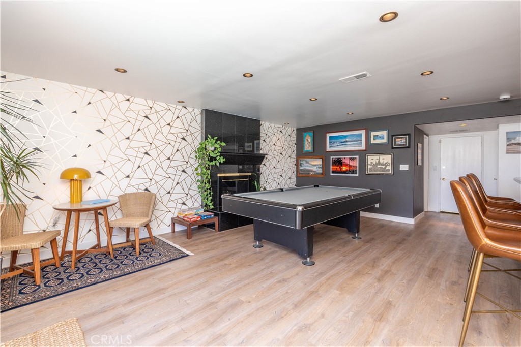 5726 Sunmist Drive