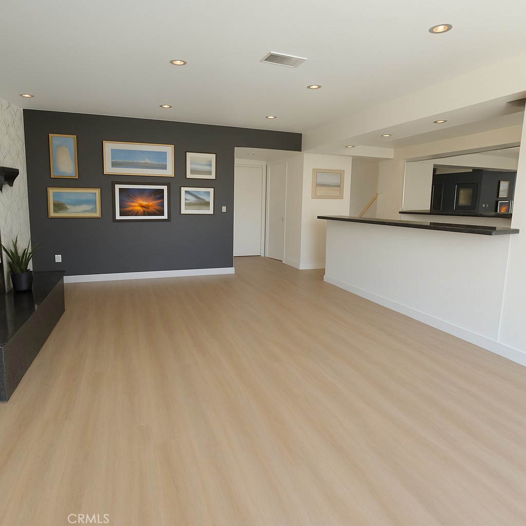 5726 Sunmist Drive