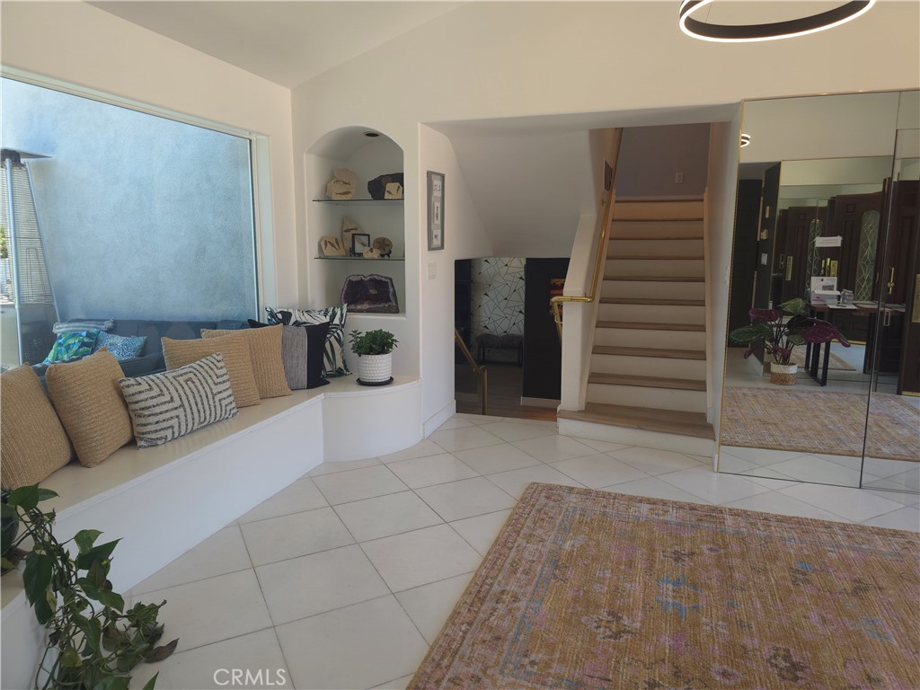 5726 Sunmist Drive