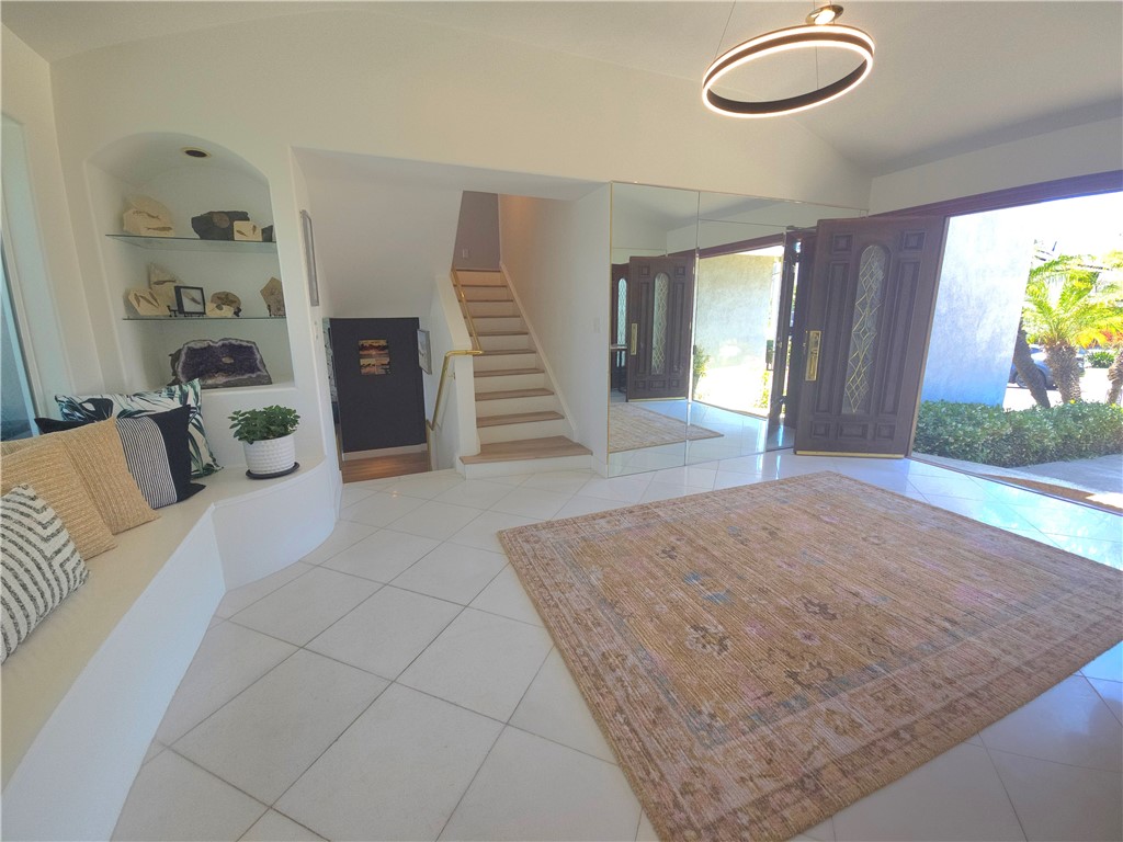 5726 Sunmist Drive